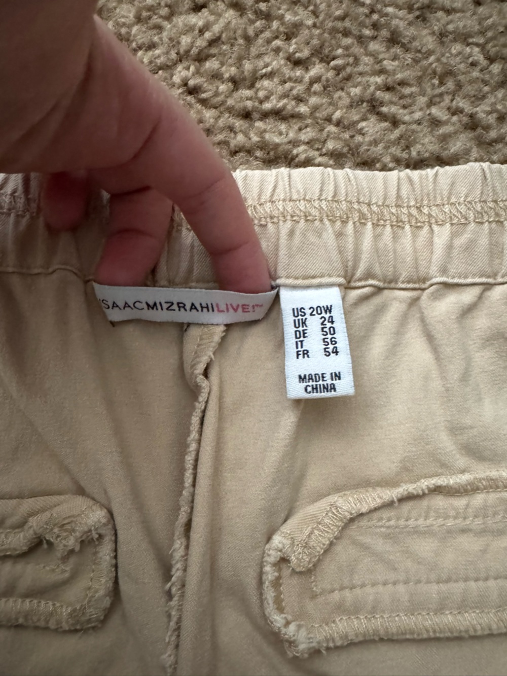 Isaac Mizrahi Cream Flat-Front Knee-Length Women’s Shorts - Picture 4 of 5